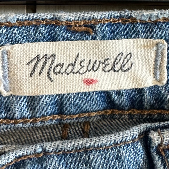 Madewell Classic Straight Jeans in Meadowland Wash - Picture 6 of 9